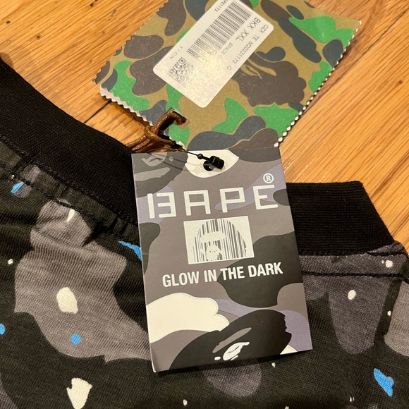 BAPE space camo shark Tee in black (glow in the dark) NWT - Picture 2 of 9
